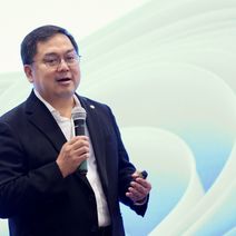 Mr. Hoàng Nam Tiến