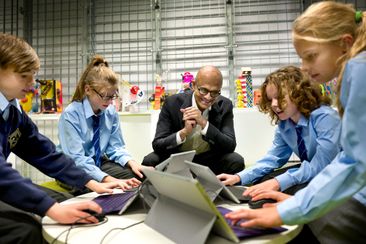 Khám phá quá trình "đại tu" văn hóa doanh nghiệp của Microsoft